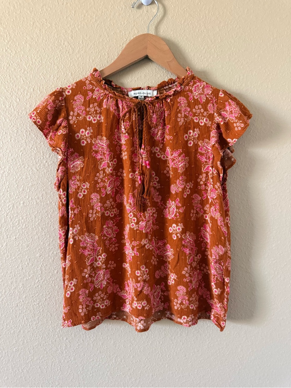 Rose & Olive Rust Floral Ruffle Sleeve Blouse - Picture 2 of 7